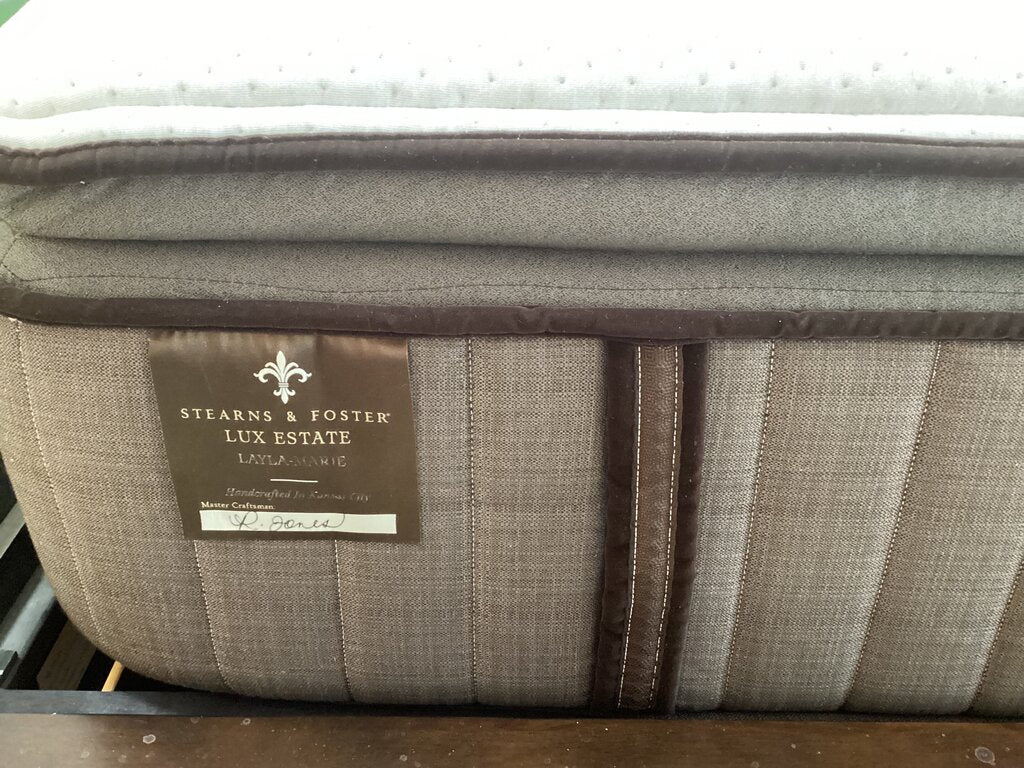 86229 Stearns & Foster Lux Estate Pillow Top Queen Mattress