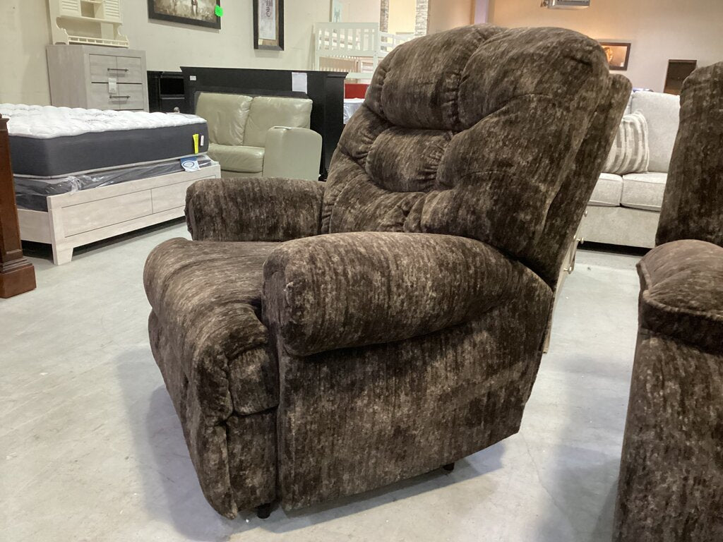 86269 Ashley Movie Man Chocolate Recliner 45x36x44