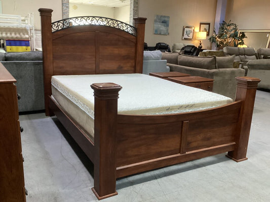 86288 Ashley Timberline Queen Bed Frame 67x94x61/34