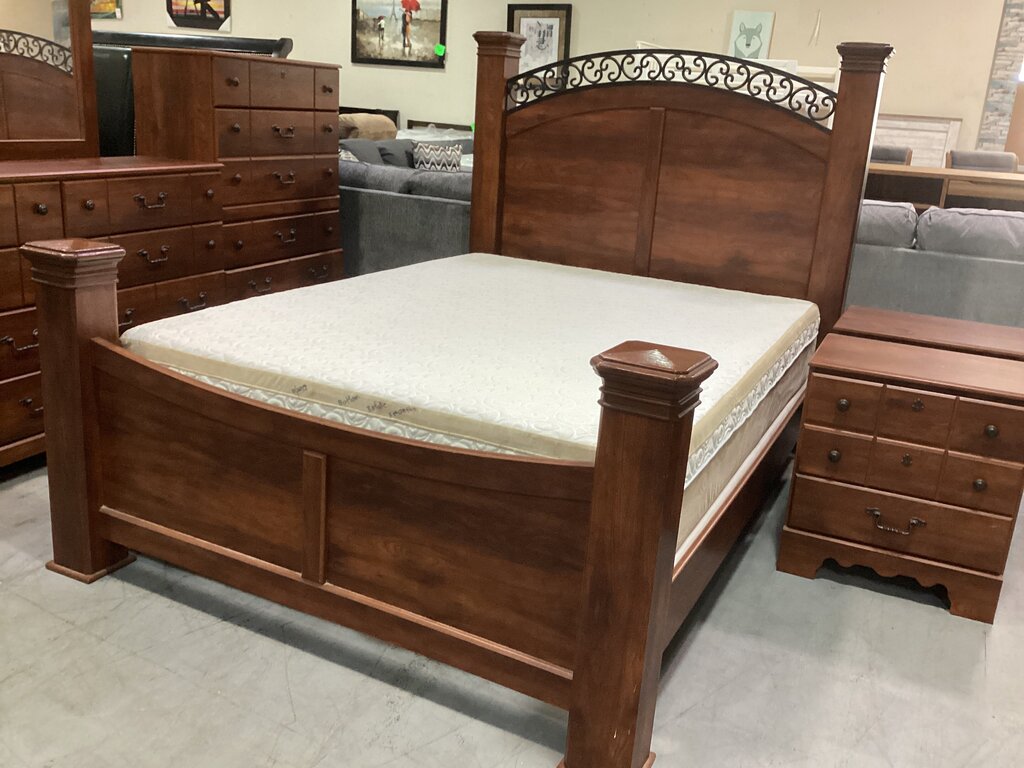 86288 - Ashley Timberline Queen Bed Frame 67x94x61/34