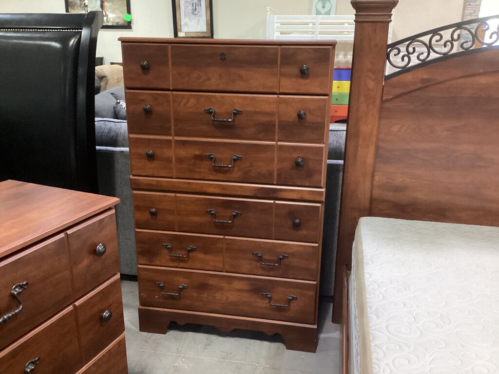 86290 Ashley Thimberline Chest 34x16x55