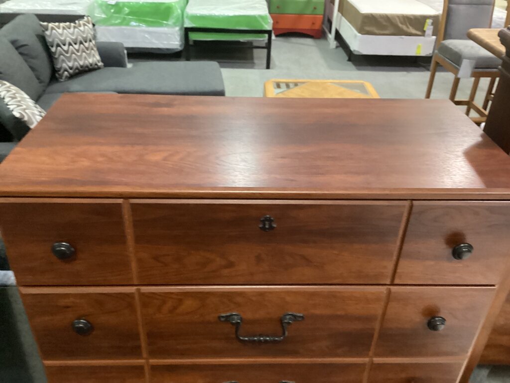 86290 Ashley Thimberline Chest 34x16x55