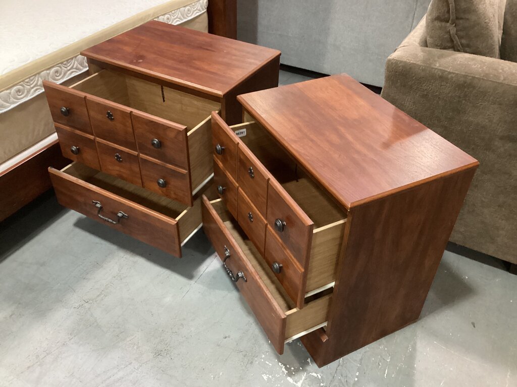 86291 Ashley Thimberline Pair of Nightstands23x16x26