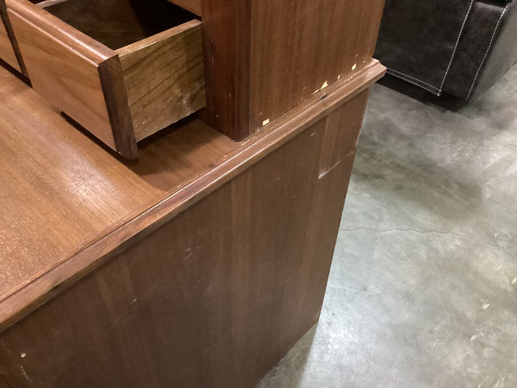86298 Desk w/Hutch 66x25x55