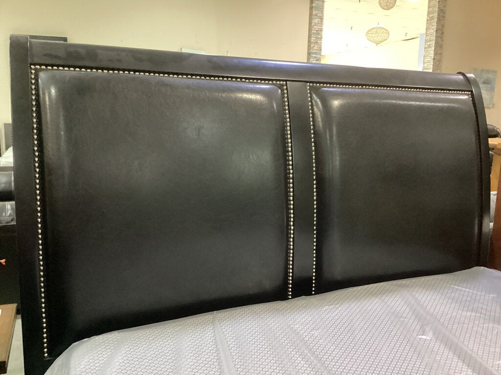 86206 Klaussner Danbury Queen Bed Frame 66x90x59