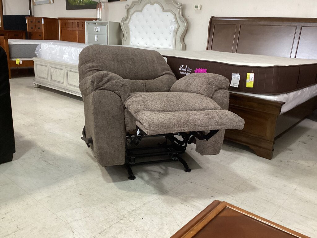Cousin Saddle NEW Recliner (1789-3517) 40x36x41