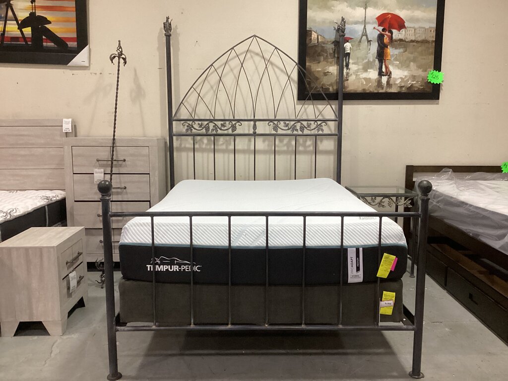 86314 Artisan Ironwork Queen Bed w/Side Table & Curtain Rod 65x85x90