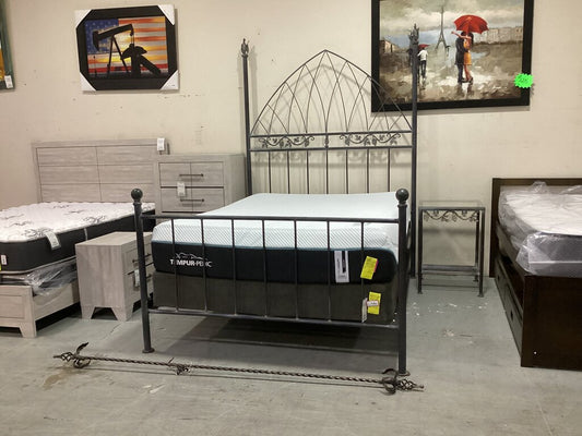 86314 Artisan Ironwork Queen Bed w/Side Table & Curtain Rod 65x85x90
