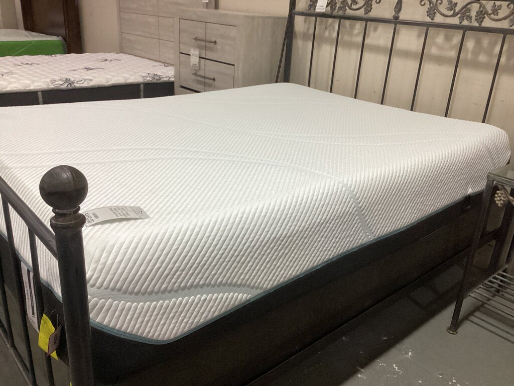 86322 Tempur Pedic Pro Adapt Medium Hybrid Queen Mattress