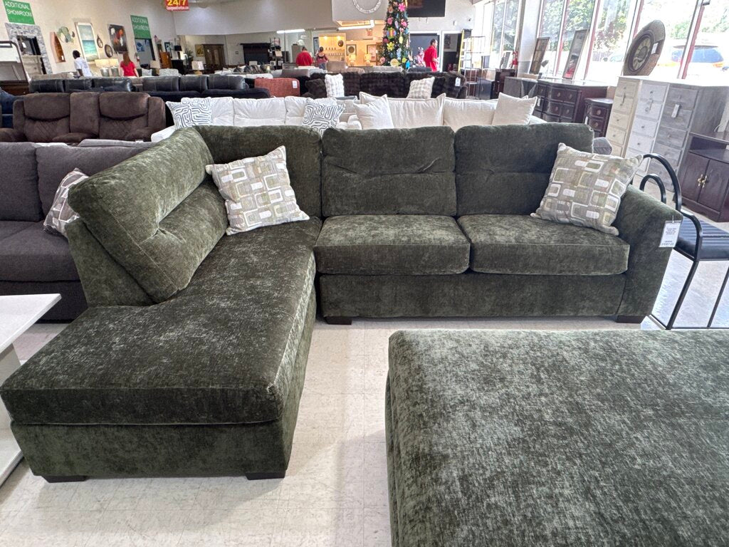 Braves Olive NEW 2pc Sectional LSF 113x82x40 (23023-12)