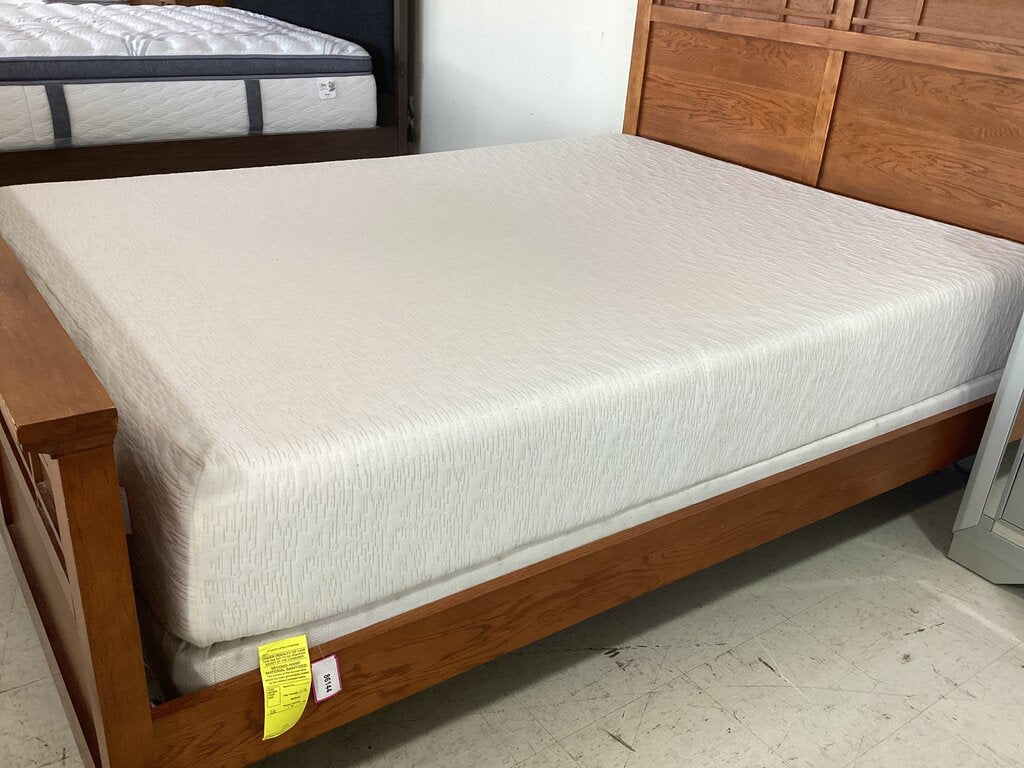 86246 - Memory Foam Queen Mattress