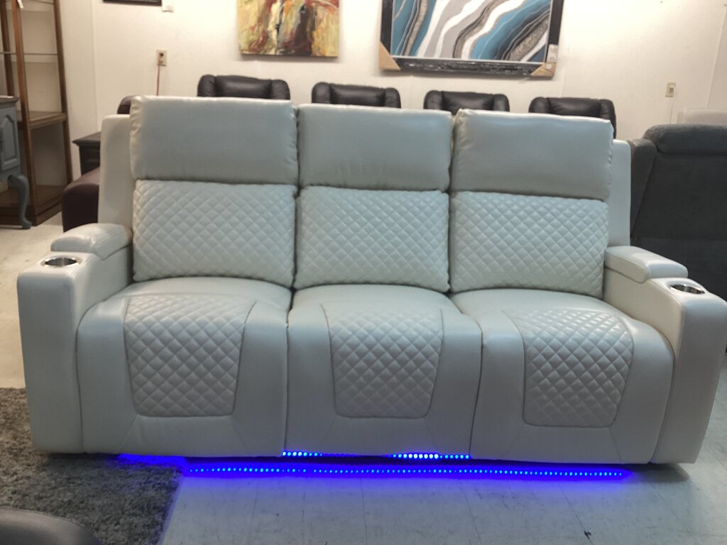 Boss White NEW Power Reclining Sofa 82x39x41 (697190)