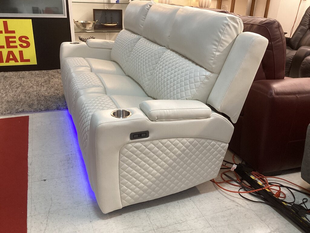 Boss White NEW Power Reclining Sofa 82x39x41 (697190)