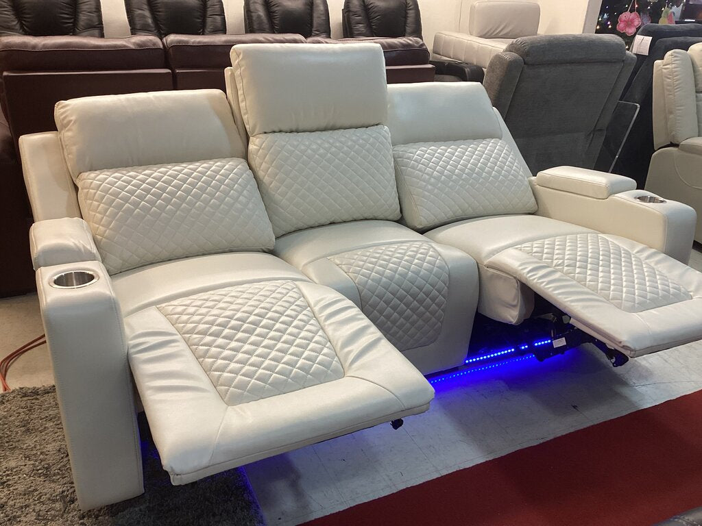 Boss White NEW Power Reclining Sofa 82x39x41 (697190)