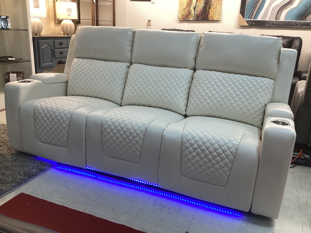 Boss White NEW Power Reclining Sofa 82x39x41 (697190)