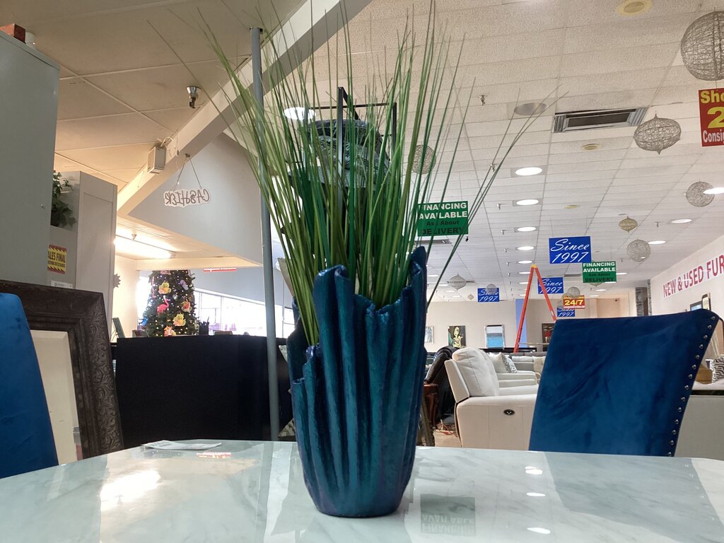 86338 (8442-53) Artisan Sculptural Color Shifting Planter 7x7x12