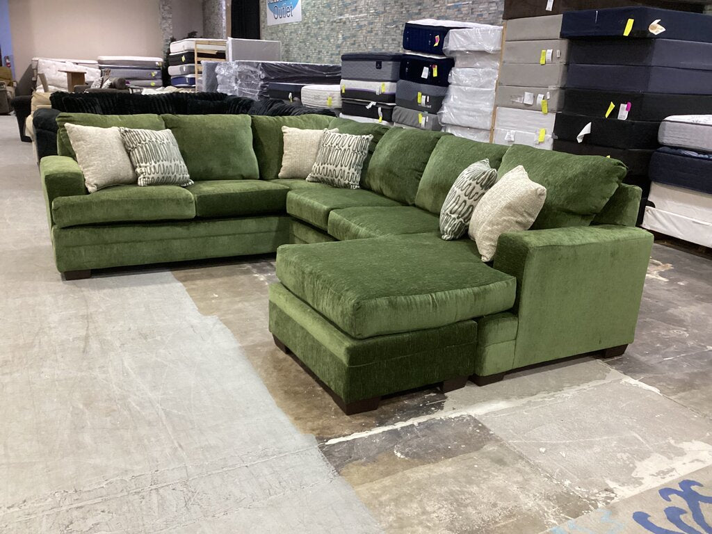 Mandy Chive NEW Sectional 124x98x36 (2760-10)
