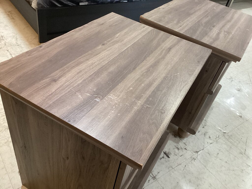 86363 Harbor View Pair of Nightstands 27x20x26