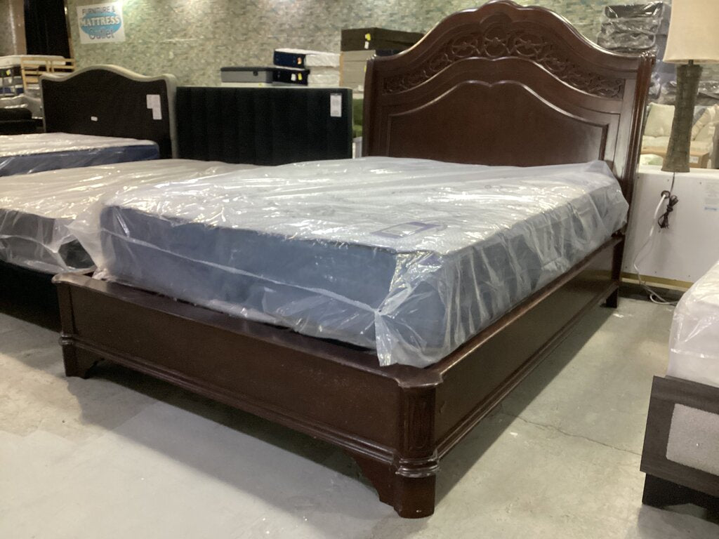 86353 Queen Bed Frame 67x89x62