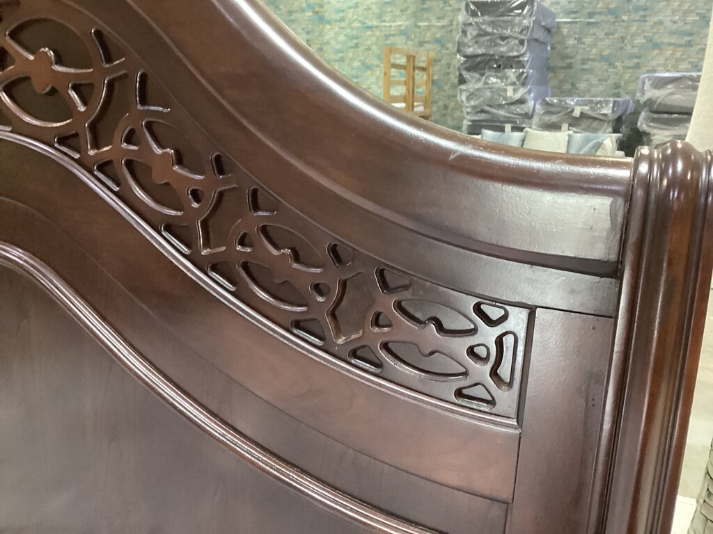 86353 Queen Bed Frame 67x89x62