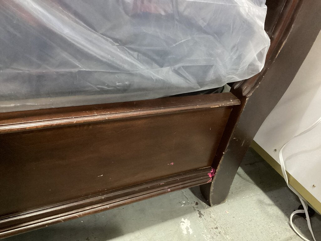 86353 Queen Bed Frame 67x89x62