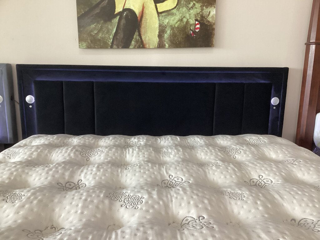 Dream Beats Black NEW King Platform Bed Frame w/USB, LED, Bluetooth 78x84x44 (148240)
