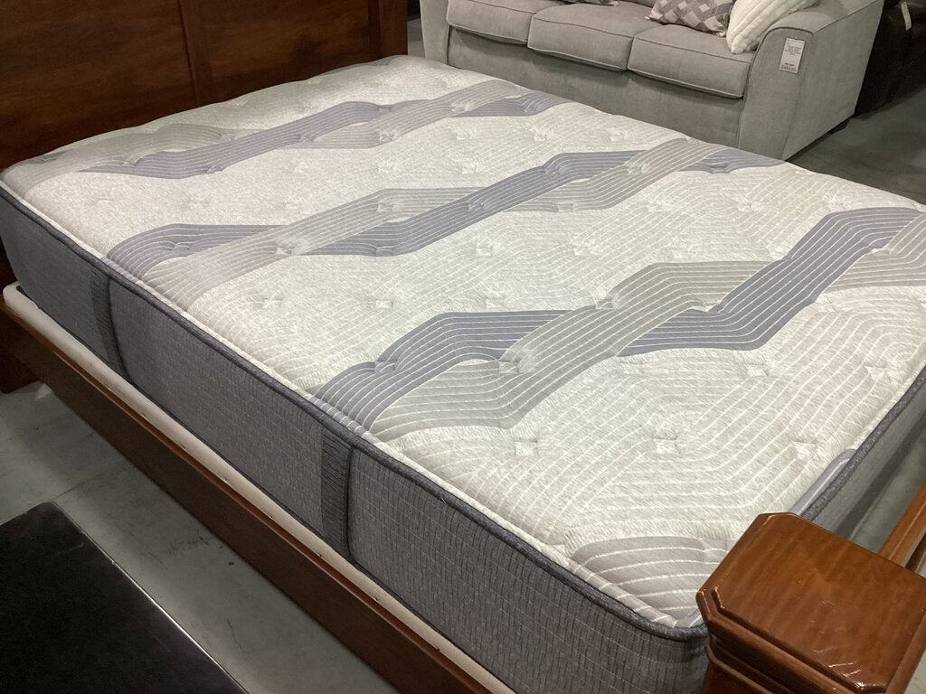 86340 - Serta iComfort Hybrid Queen Mattress