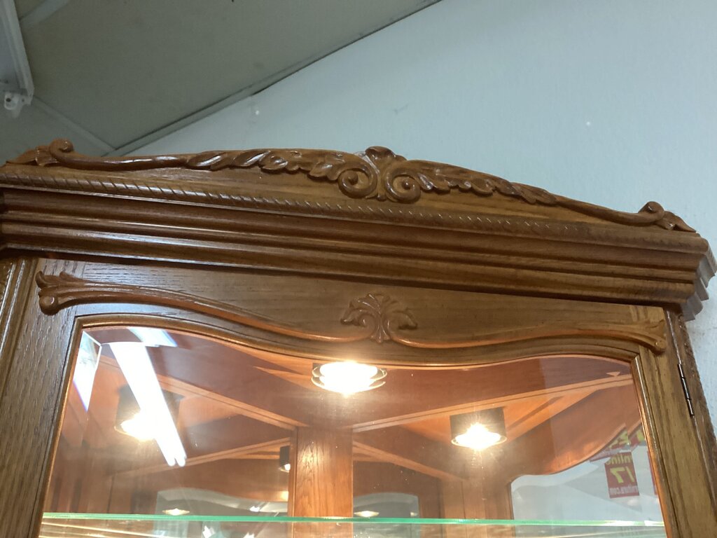 86379 Pulaski Corner Curio Cabinet (29x19x81)