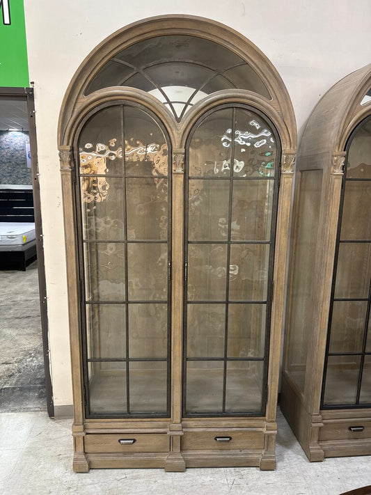 86385 A.R.T. Furniture Arch Salvage Gwynn Curio China