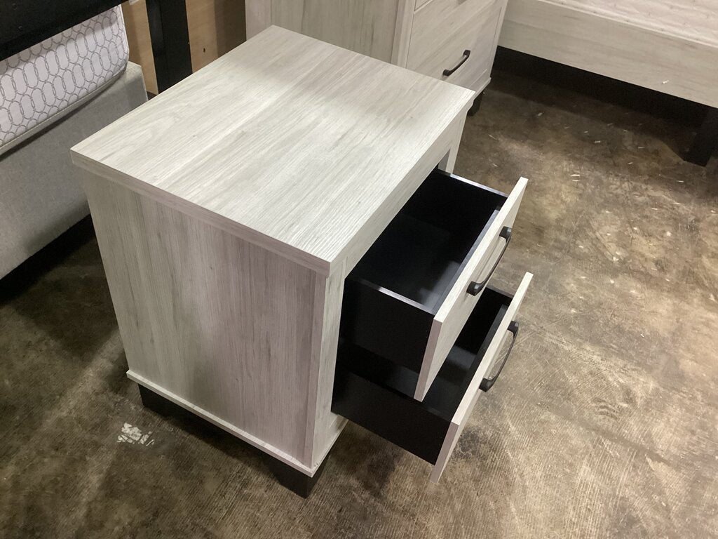 Trinidad Light Oak NEW Nightstand (172597)