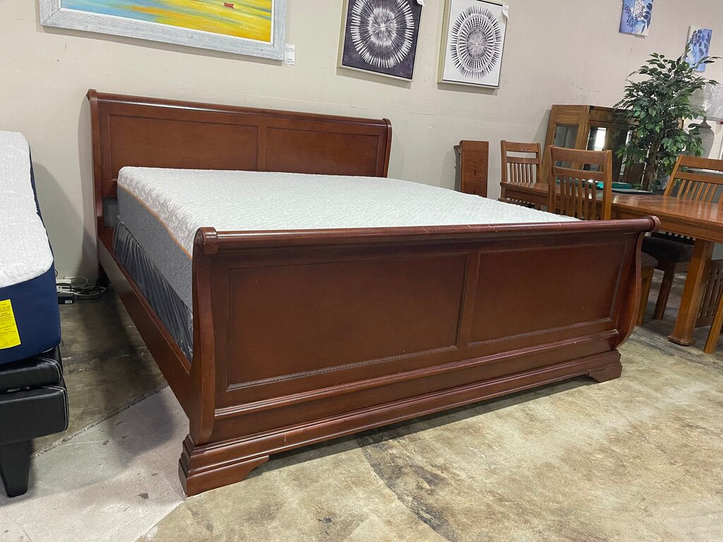86402 - King Size Cherry Sleigh Bed Frame 82x89x46
