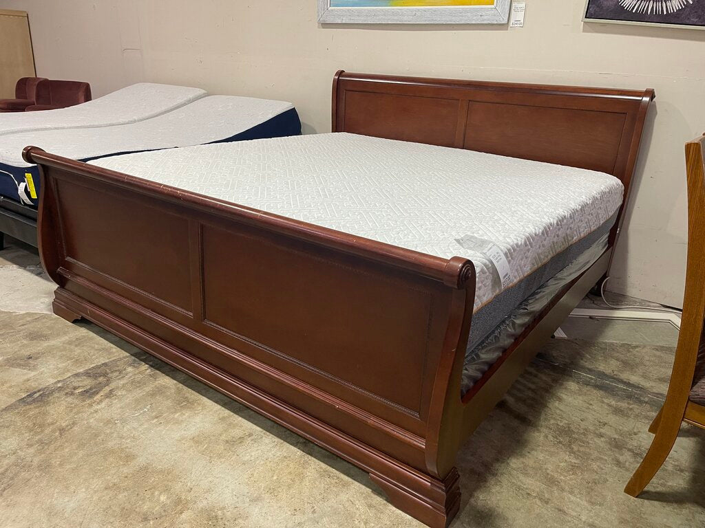 86402 - King Size Cherry Sleigh Bed Frame 82x89x46
