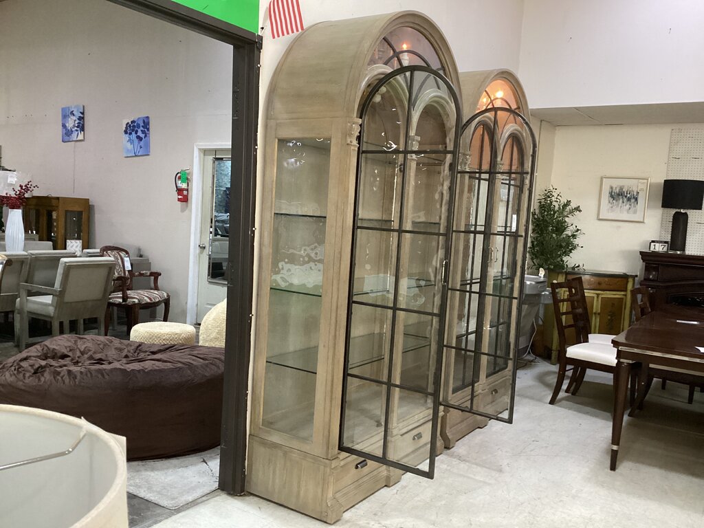 86385 A.R.T. Furniture Arch Salvage Gwynn Curio China