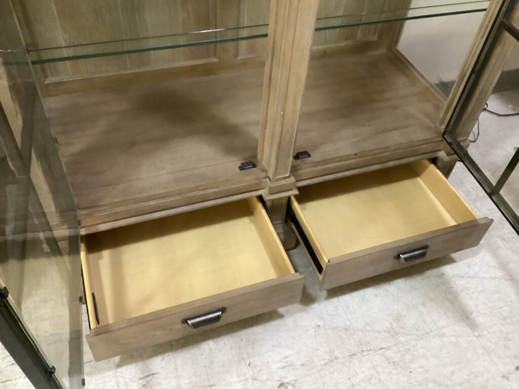 86386 A.R.T. Furniture Arch Salvage Gwynn Curio China