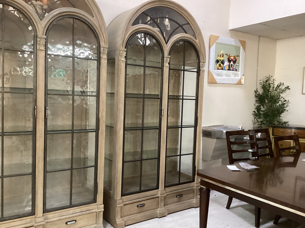 86386 A.R.T. Furniture Arch Salvage Gwynn Curio China