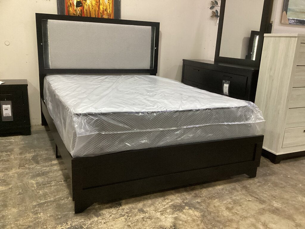 Trinidad Black NEW Platform Queen Bed Frame 63x83x54