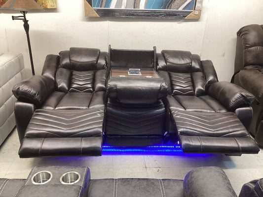 Navigator Brown NEW Reclining Sofa w/Console, USB & C, LED Lights 86x38x41 (653320)