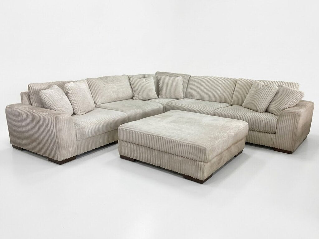 86424 Ashley Lindyn Sectional w/Ottoman (133x133x38 - 51x51x18)