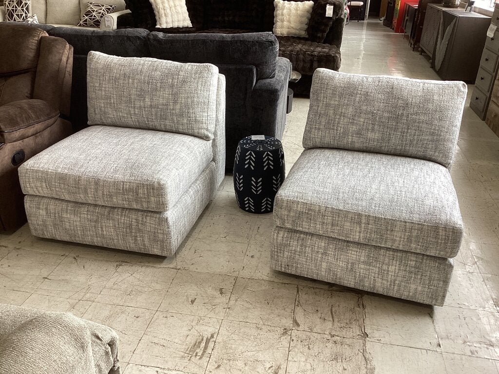 85957 - Bernhardt Serena Pair of Armless Chairs 32x41x18/31