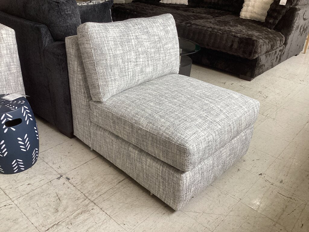 85957 - Bernhardt Serena Pair of Armless Chairs 32x41x18/31
