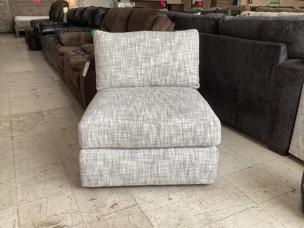 85957 - Bernhardt Serena Pair of Armless Chairs 32x41x18/31