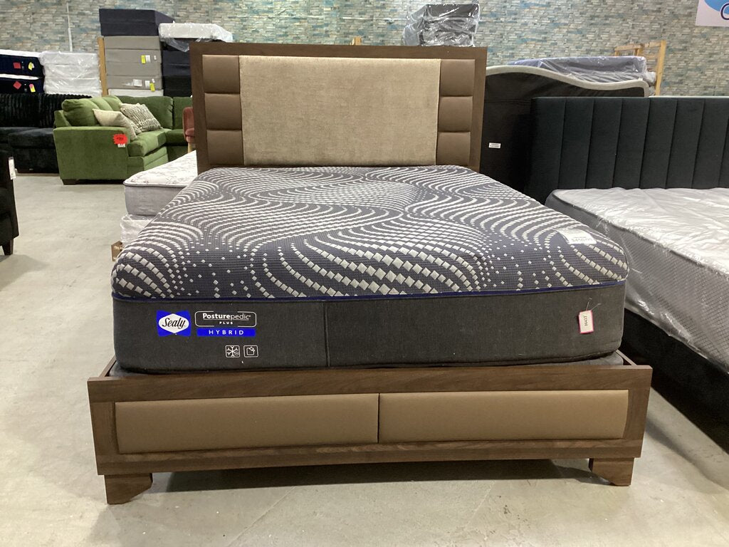 Canyon Ridge NEW Queen Bed Frame (149331-33)