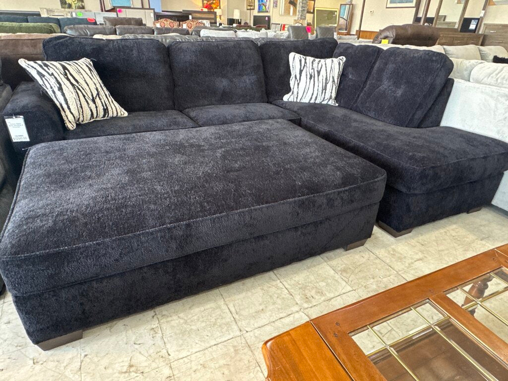 Torrey Black NEW Sectional & Ottoman