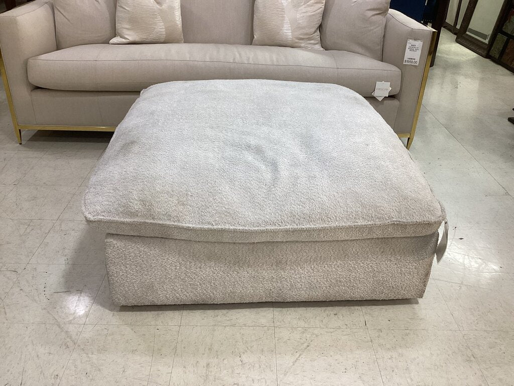 86440 - Ashley Gimma Storage Ottoman 43x43x21