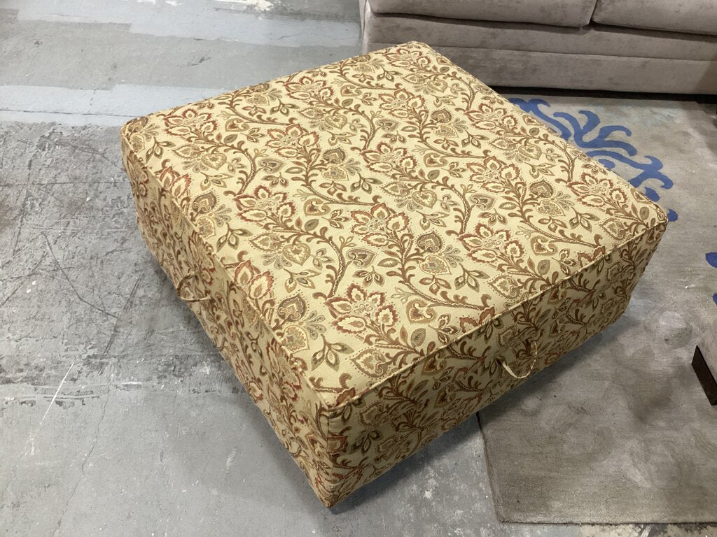 86431 - Upholstered Square Storage Ottoman 39x39x18