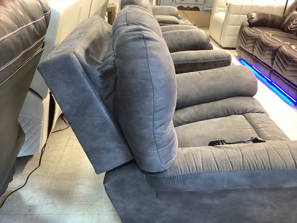 86449 - La-Z-Boy Maverick Gray Power Recliner 39x40x38