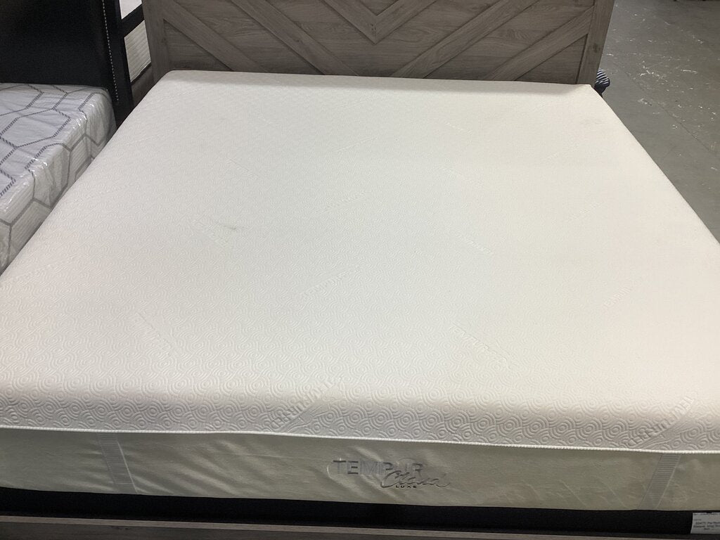 86475 TempurePedic Cloud Lux King Mattress