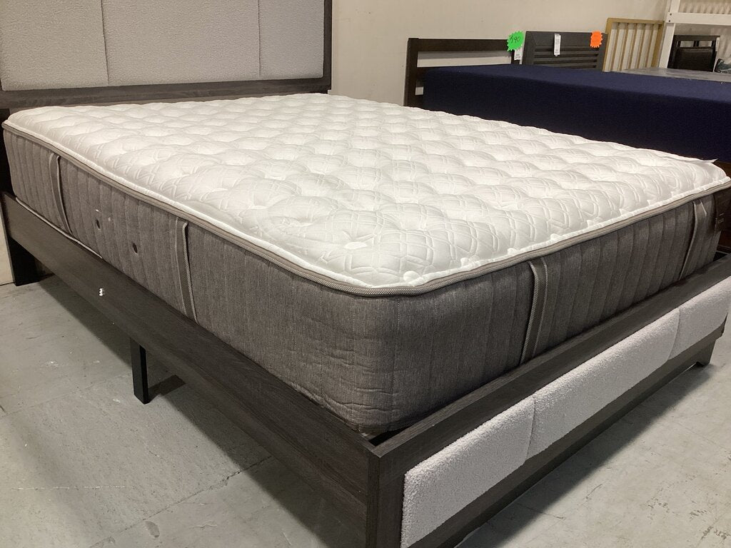 86432 Stearns & Foster Estate Queen Mattress