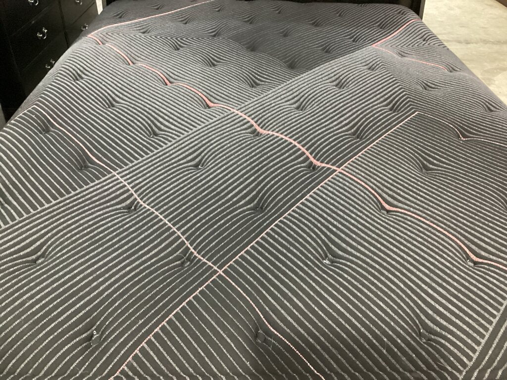 86459 Beauty Rest Black Queen Mattress