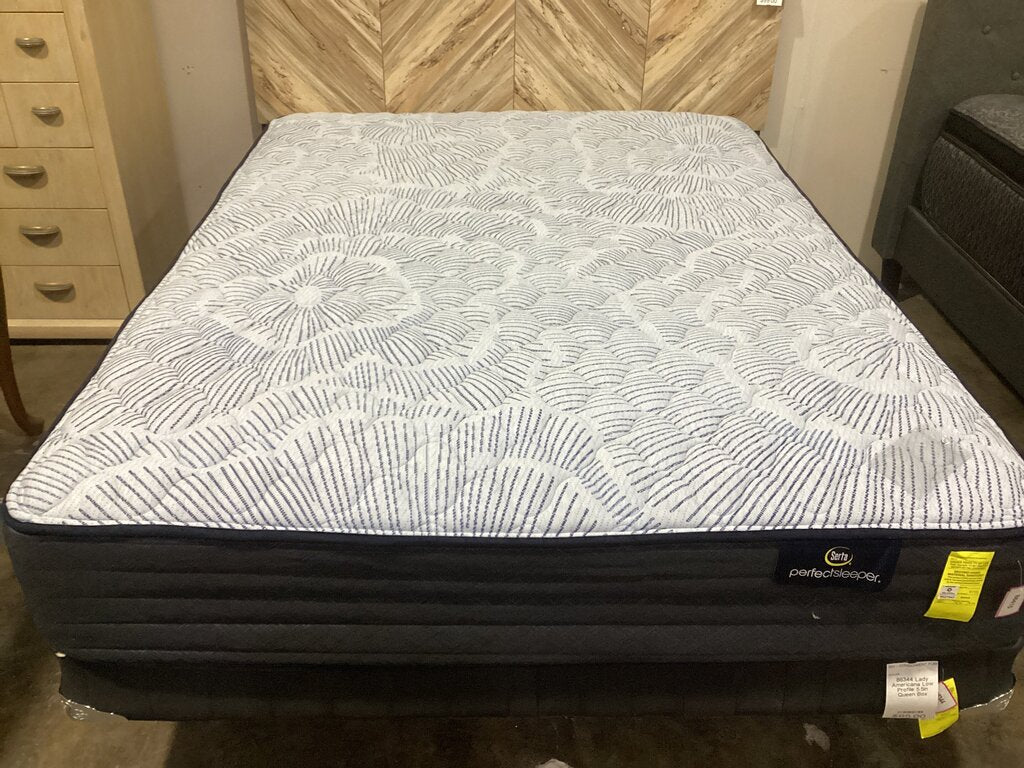 86415 - Serta Perfect Sleeper Queen Mattress